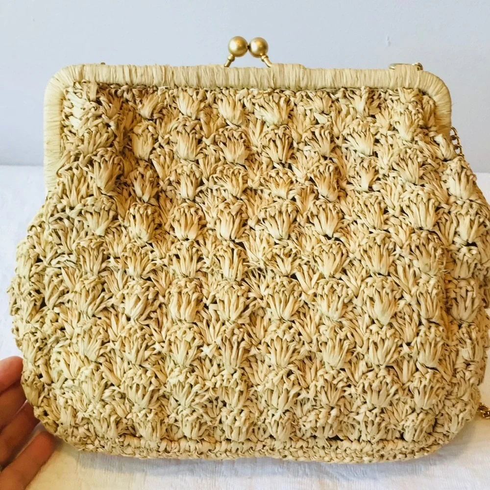 Adorable Soft Knit Handmade Handbag - Picture 5 of 8